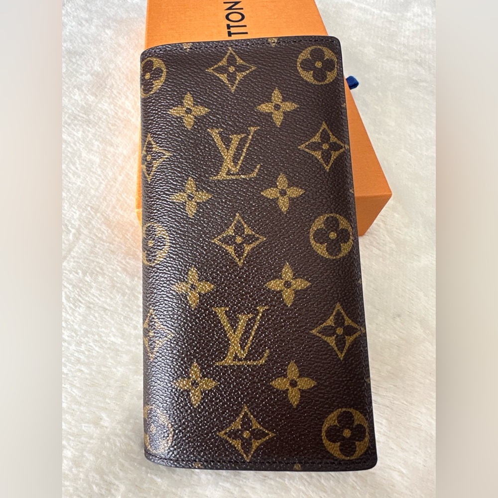 ❌SOLD❌
Louis Vuitton Monogram Brazza Wallet